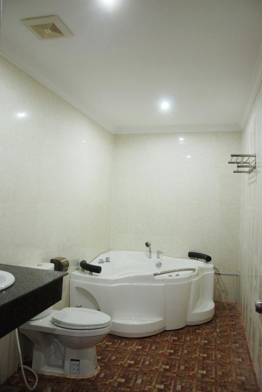 Emerald Bb Battambang Hotel Εξωτερικό φωτογραφία